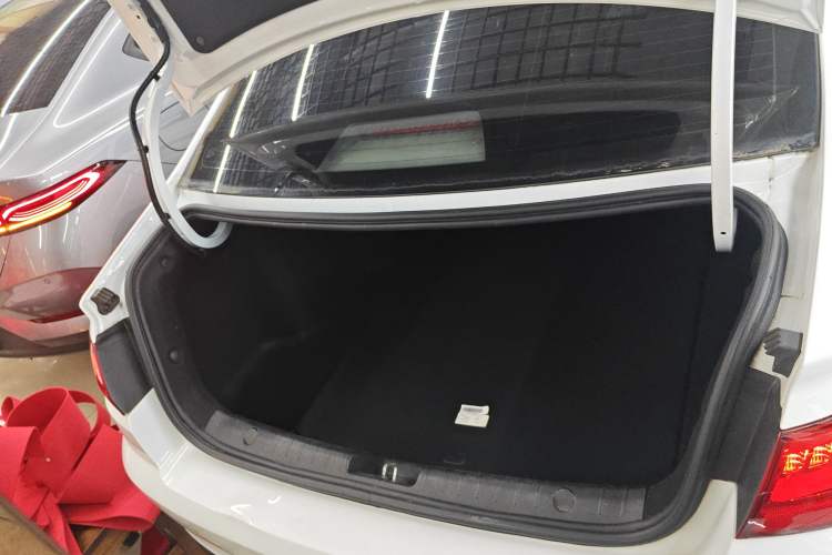 Used Geely Auto Emgrand New Energy 2022 EV Pro Ride-Hailing Version Lithium Iron Phosphate Trunk