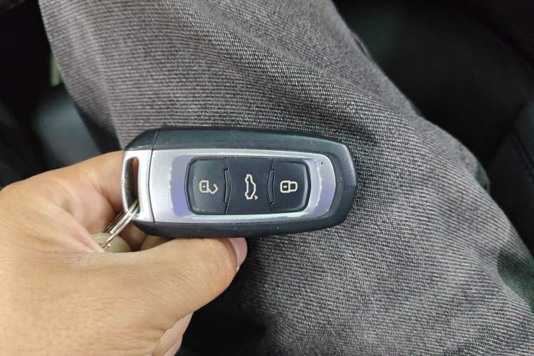 Used Geely Auto Emgrand New Energy 2022 EV Pro Ride-Hailing Version Lithium Iron Phosphate Vehicle Key