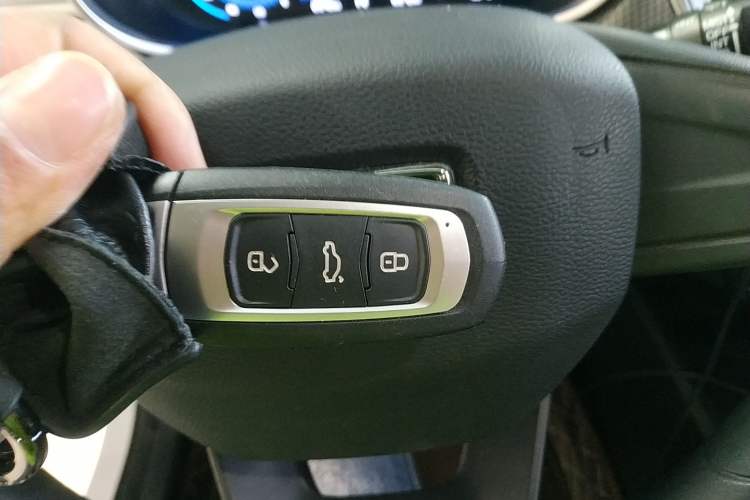 Used Geely Auto Emgrand New Energy 2022 EV Pro Rental Model - Ternary Lithium Vehicle Key