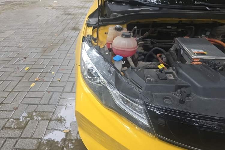 Used Geely Auto Emgrand New Energy 2022 EV Pro Rental Model - Ternary Lithium Engine Bay Right