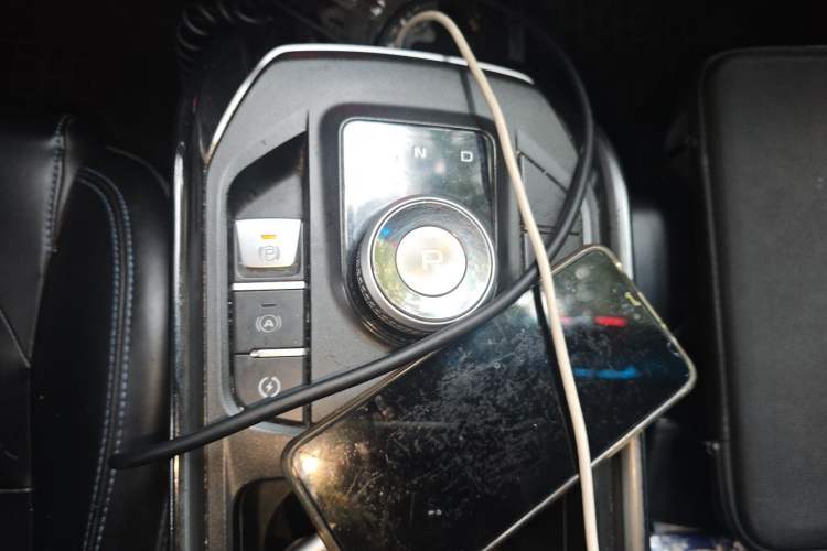 Used Geely Auto Emgrand New Energy 2022 EV Pro Rental Model - Ternary Lithium Gear Lever
