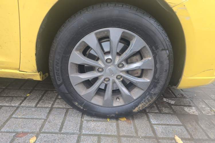 Used Geely Auto Emgrand New Energy 2022 EV Pro Rental Model - Ternary Lithium Right Front Wheel Hub