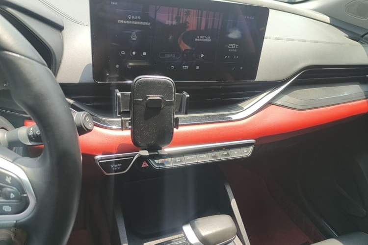 Used Geely Auto Emgrand S 2021 1.4T CVT Prestige Edition Audio And AC Panel