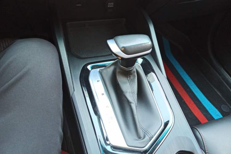 Used Geely Auto Emgrand S 2021 1.4T CVT Prestige Edition Gear Lever