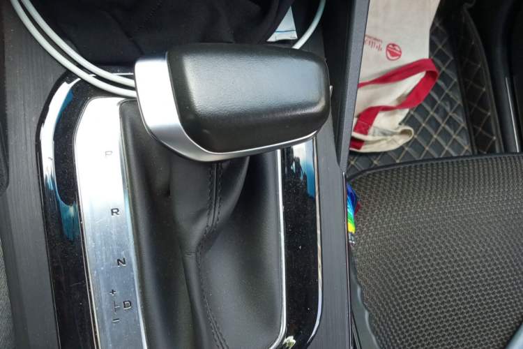 Used Geely Auto Emgrand S 2021 1.4T CVT Prestige Edition Gear Lever