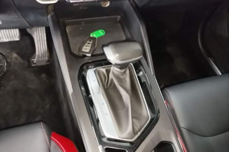 Used Geely Auto Emgrand S 2021 1.4T CVT Flagship Edition Gear Lever