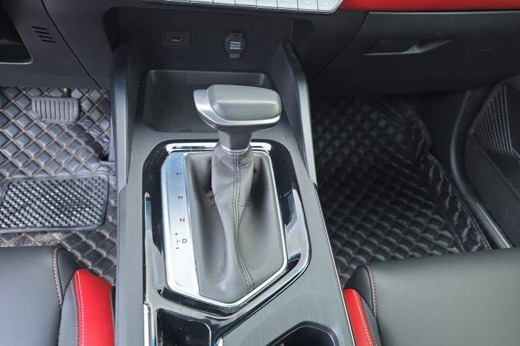 Used Geely Auto Emgrand S 2021 1.4T CVT Prestige Edition Gear Lever