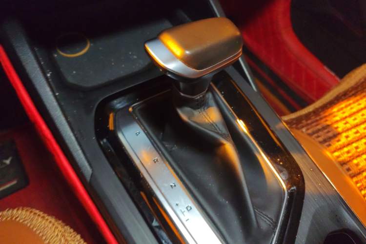 Used Geely Auto Emgrand S 2021 1.4T CVT Flagship Edition Gear Lever