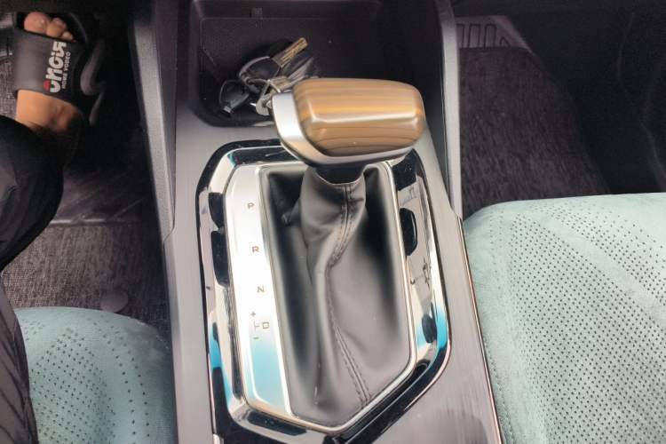Used Geely Auto Emgrand S 2021 1.4T CVT Prestige Edition Gear Lever
