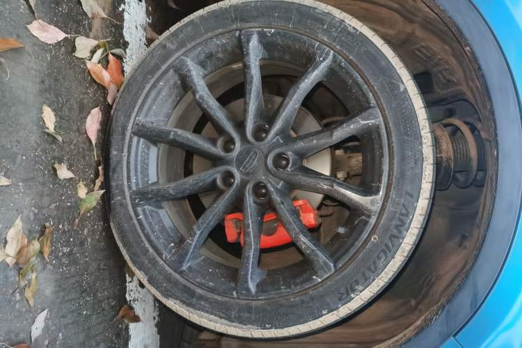 Used Geely Auto Emgrand S 2021 1.4T CVT Flagship Edition Right Front Wheel Hub
