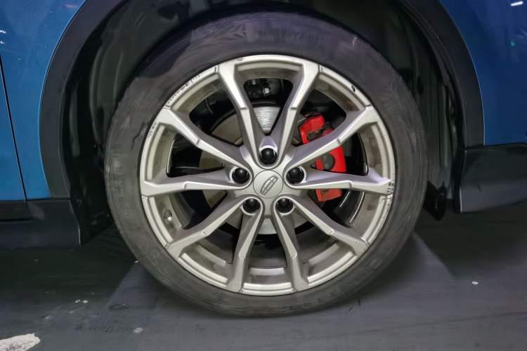 Used Geely Auto Emgrand S 2021 1.4T CVT Flagship Edition Right Front Wheel Hub
