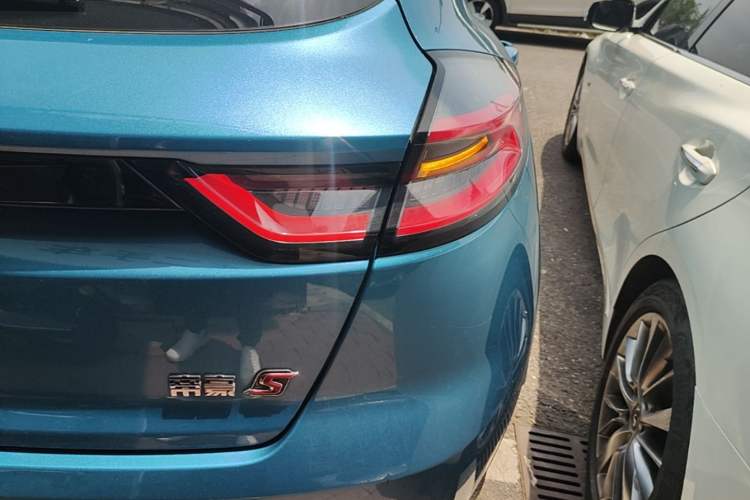 Used Geely Auto Emgrand S 2021 1.4T CVT Prestige Edition Right Rear Taillight
