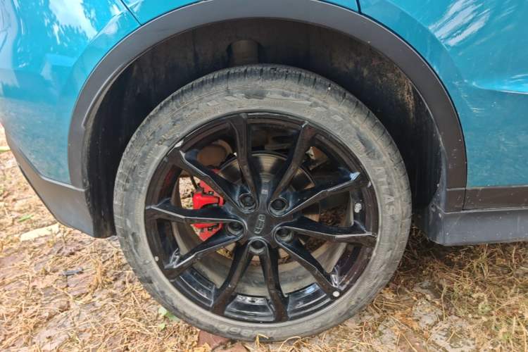 Used Geely Auto Emgrand S 2021 1.4T CVT Flagship Edition Right Rear Wheel Hub