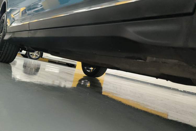 Used Geely Auto Emgrand S 2021 1.4T CVT Luxury Version Right Side Sill
