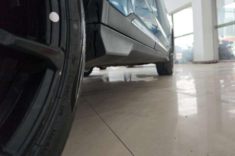 Used Geely Auto Emgrand S 2021 1.4T CVT Luxury Version Right Side Sill