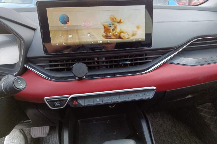 Used Geely Auto Emgrand S 2021 1.4T CVT Prestige Edition Audio And AC Panel