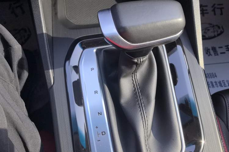 Used Geely Auto Emgrand S 2021 1.4T CVT Prestige Edition Gear Lever