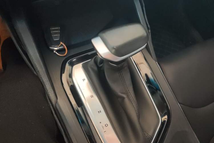 Used Geely Auto Emgrand S 2021 1.4T CVT Prestige Edition Gear Lever