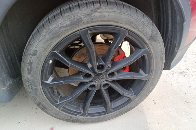 Used Geely Auto Emgrand S 2021 1.4T CVT Prestige Edition Left Rear Wheel Hub