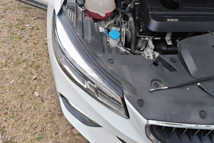 Used Geely Auto Emgrand S 2021 1.4T CVT Prestige Edition Engine Bay Right