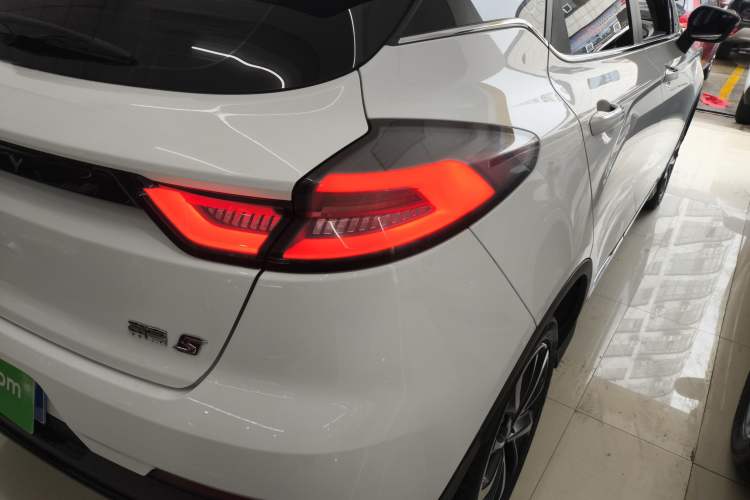 Used Geely Auto Emgrand S 2021 1.4T Manual Comfort Model Exterior 3