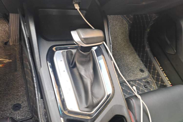 Used Geely Auto Emgrand S 2021 1.4T CVT Prestige Edition Gear Lever