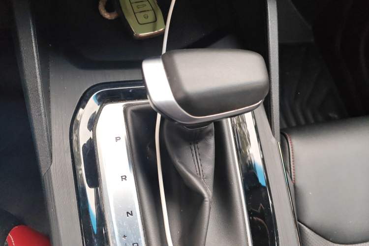 Used Geely Auto Emgrand S 2021 1.4T CVT Prestige Edition Gear Lever