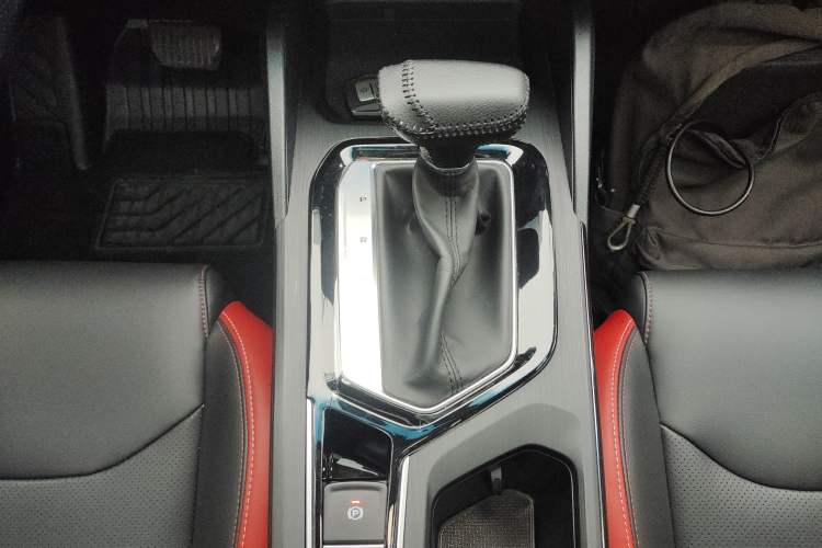 Used Geely Auto Emgrand S 2021 1.4T CVT Prestige Edition Gear Lever