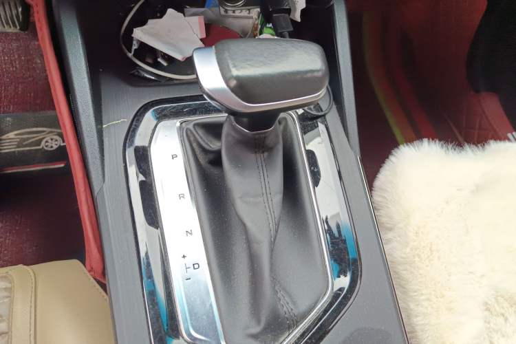 Used Geely Auto Emgrand S 2021 1.4T CVT Luxury Version Gear Lever