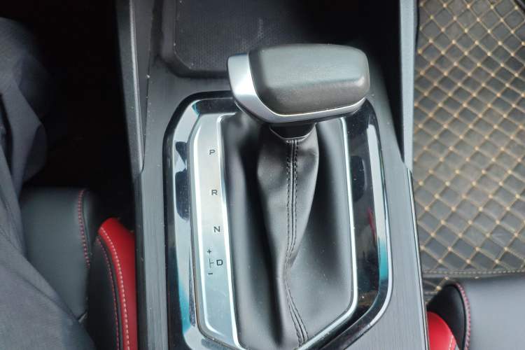 Used Geely Auto Emgrand S 2021 1.4T CVT Prestige Edition Gear Lever