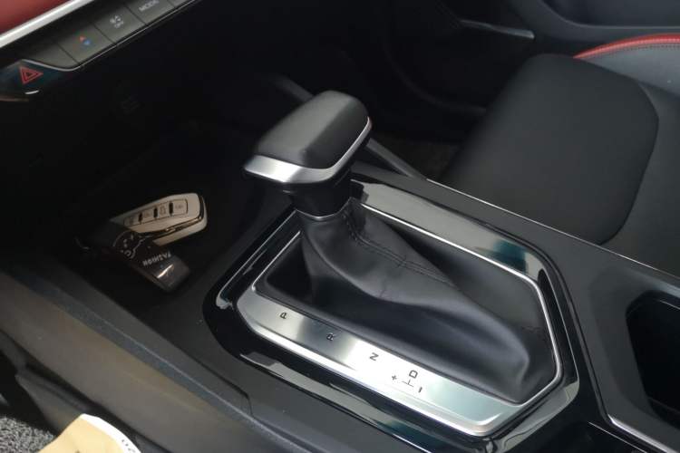 Used Geely Auto Emgrand S 2021 1.4T CVT Prestige Edition Gear Lever