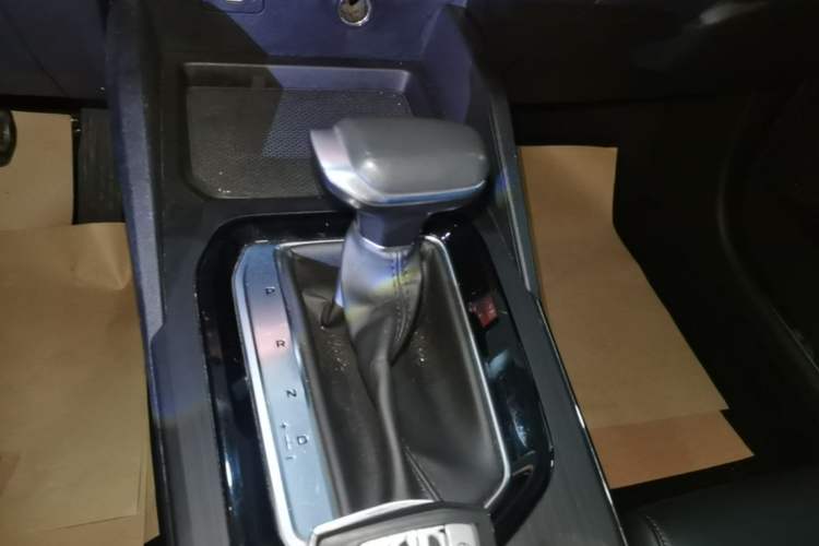Used Geely Auto Emgrand S 2021 1.4T CVT Prestige Edition Gear Lever