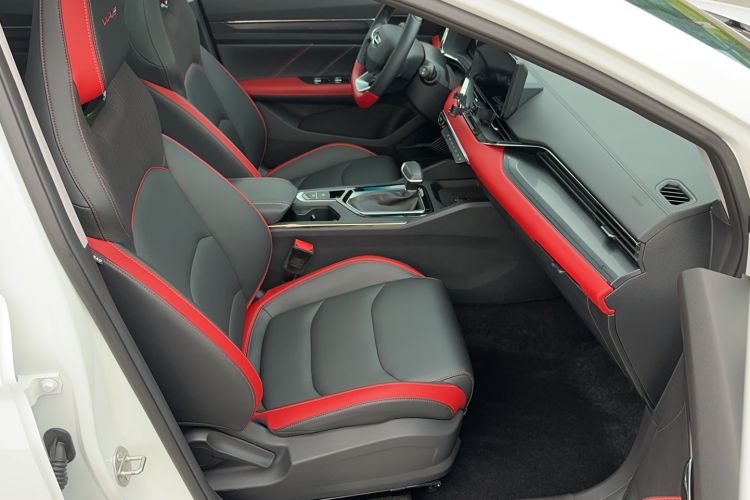 Used Geely Auto Emgrand S 2021 1.4T CVT Prestige Edition Interior 1