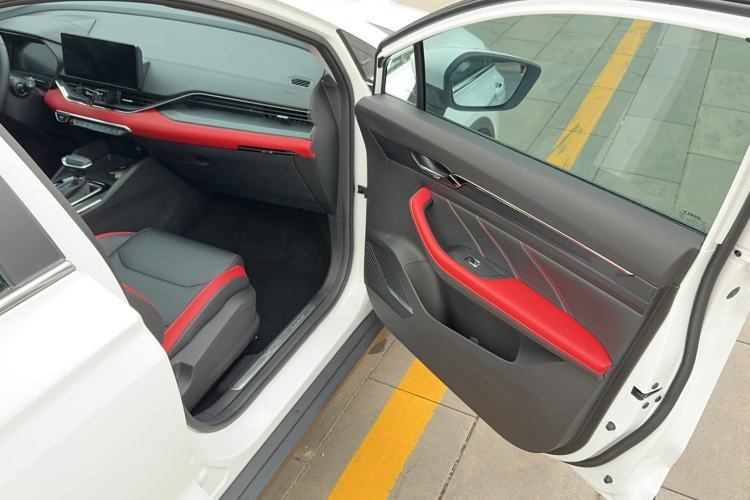 Used Geely Auto Emgrand S 2021 1.4T CVT Prestige Edition Interior 2