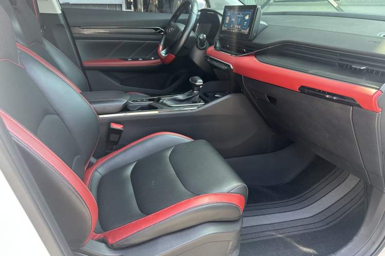 Used Geely Auto Emgrand S 2021 1.4T CVT Prestige Edition Interior 4