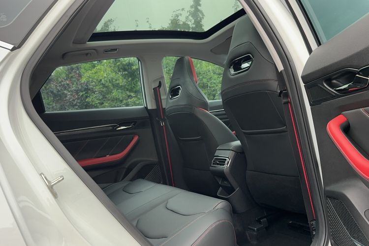 Used Geely Auto Emgrand S 2021 1.4T CVT Prestige Edition Interior 4