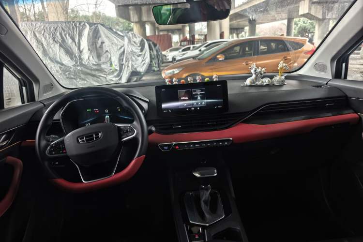 Used Geely Auto Emgrand S 2021 1.4T CVT Prestige Edition Interior 5