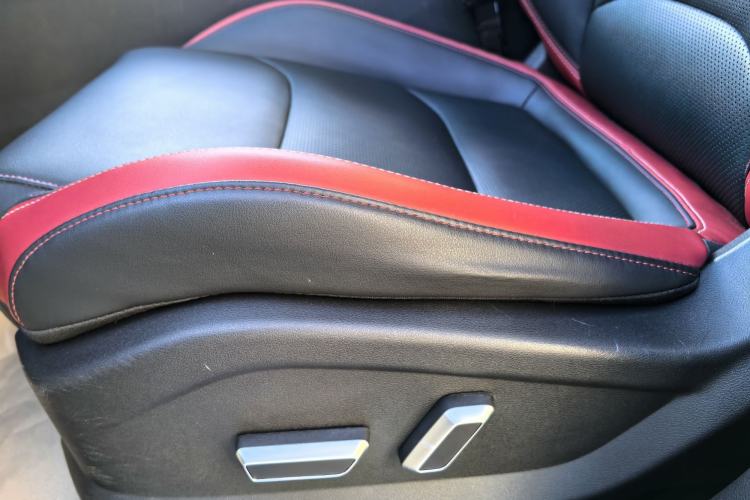 Used Geely Auto Emgrand S 2021 1.4T CVT Prestige Edition Interior 5