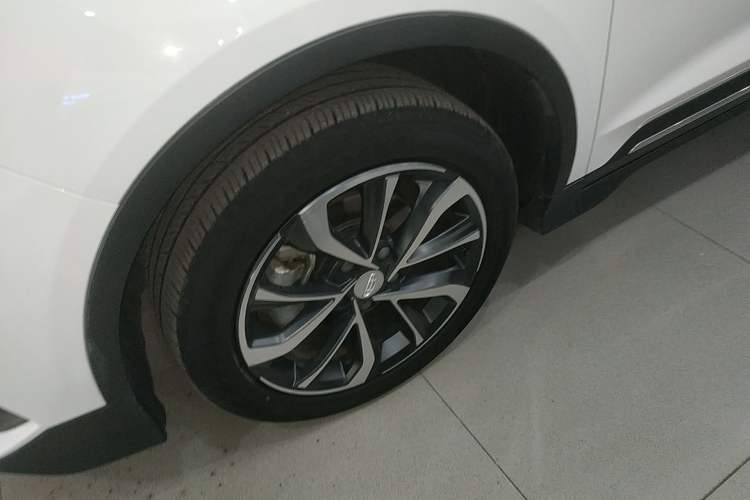 Used Geely Auto Emgrand S 2021 1.4T Manual Comfort Model Left Front Wheel Hub