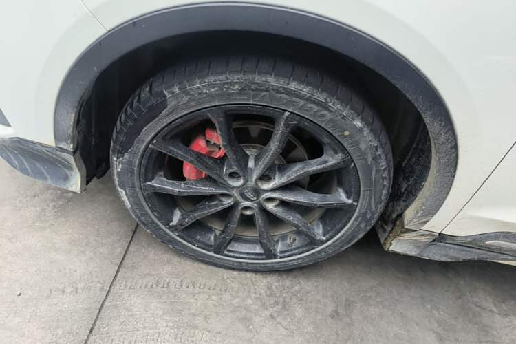 Used Geely Auto Emgrand S 2021 1.4T CVT Luxury Version Left Front Wheel Hub