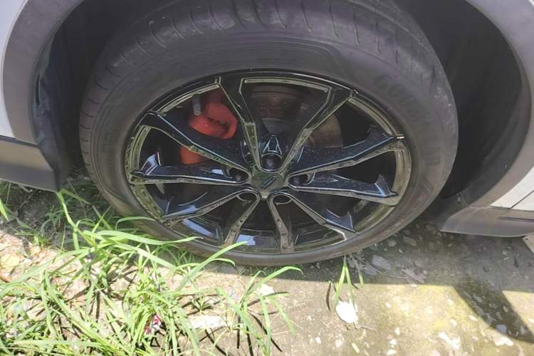 Used Geely Auto Emgrand S 2021 1.4T CVT Prestige Edition Left Front Wheel Hub