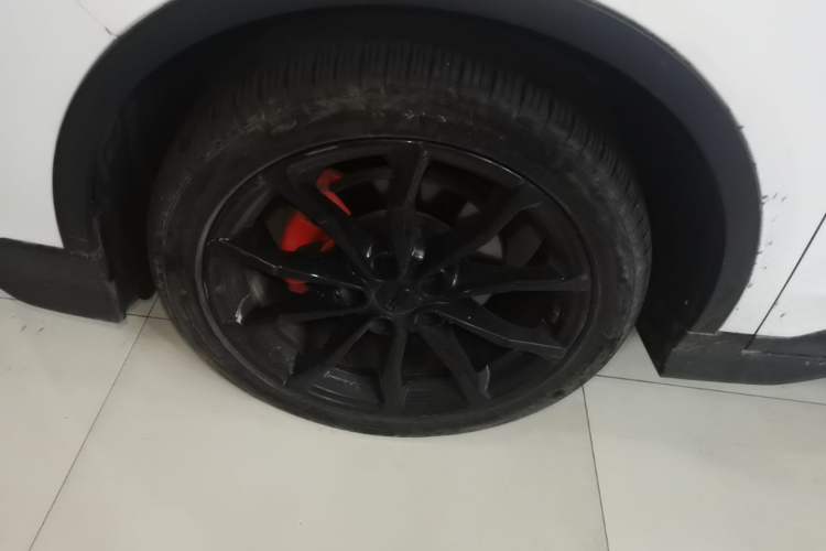 Used Geely Auto Emgrand S 2021 1.4T CVT Luxury Version Left Front Wheel Hub