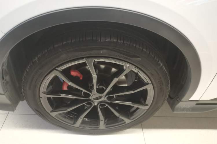 Used Geely Auto Emgrand S 2021 1.4T CVT Prestige Edition Left Front Wheel Hub