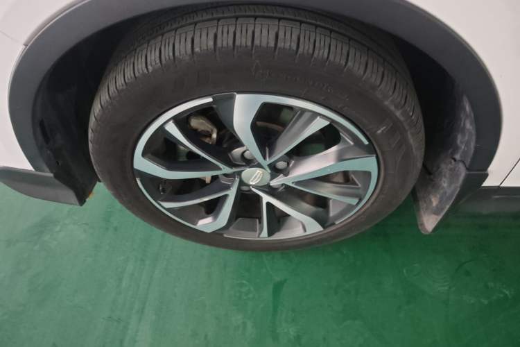 Used Geely Auto Emgrand S 2021 1.4T Manual Comfort Model Left Front Wheel Hub