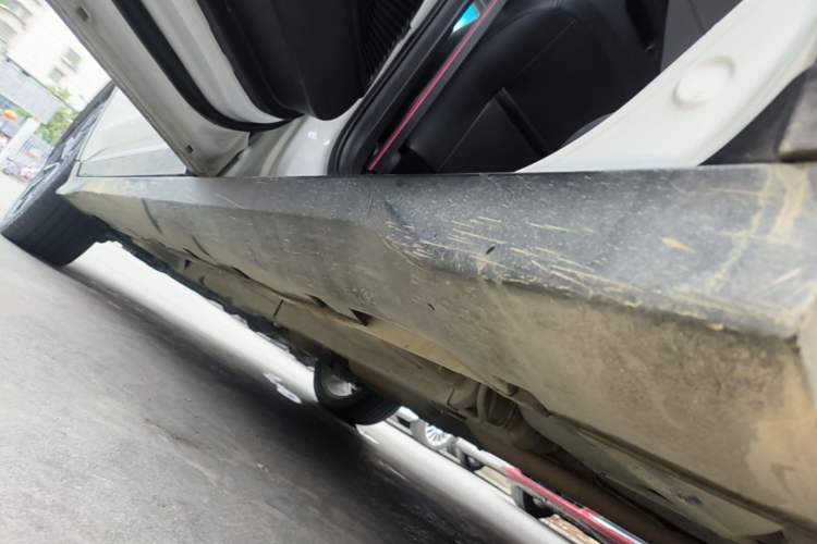 Used Geely Auto Emgrand S 2021 1.4T CVT Luxury Version Left Side Sill