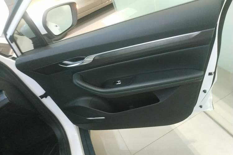 Used Geely Auto Emgrand S 2021 1.4T Manual Comfort Model Right Front Door Interior
