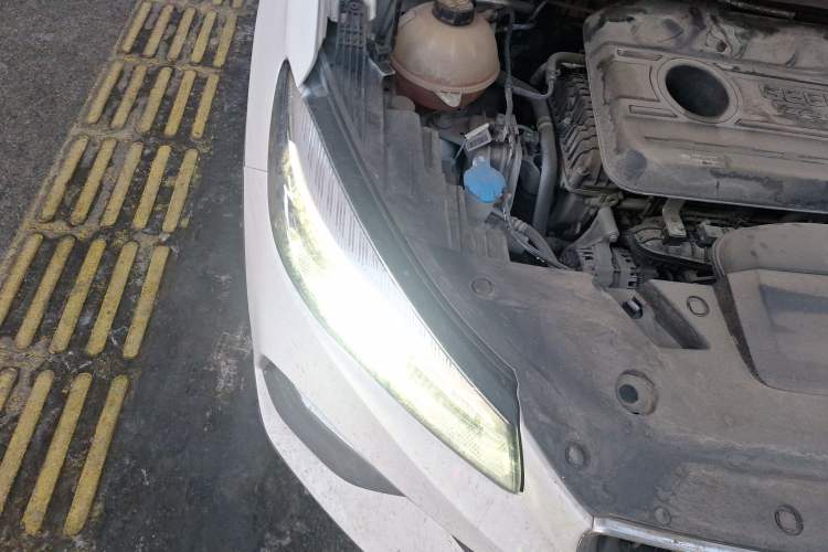 Used Geely Auto Emgrand S 2021 1.4T Manual Comfort Model Right Front Headlight
