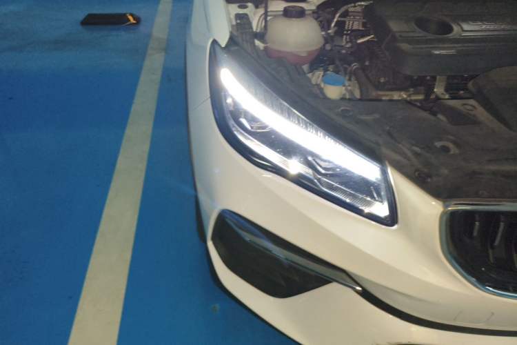 Used Geely Auto Emgrand S 2021 1.4T CVT Flagship Edition Right Front Headlight