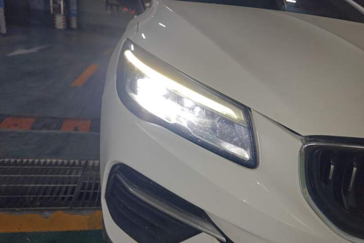 Used Geely Auto Emgrand S 2021 1.4T CVT Flagship Edition Right Front Headlight