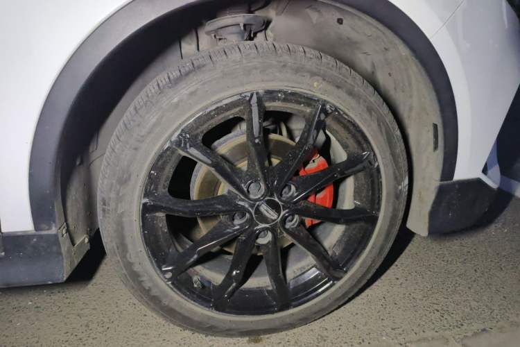 Used Geely Auto Emgrand S 2021 1.4T CVT Luxury Version Right Front Wheel Hub